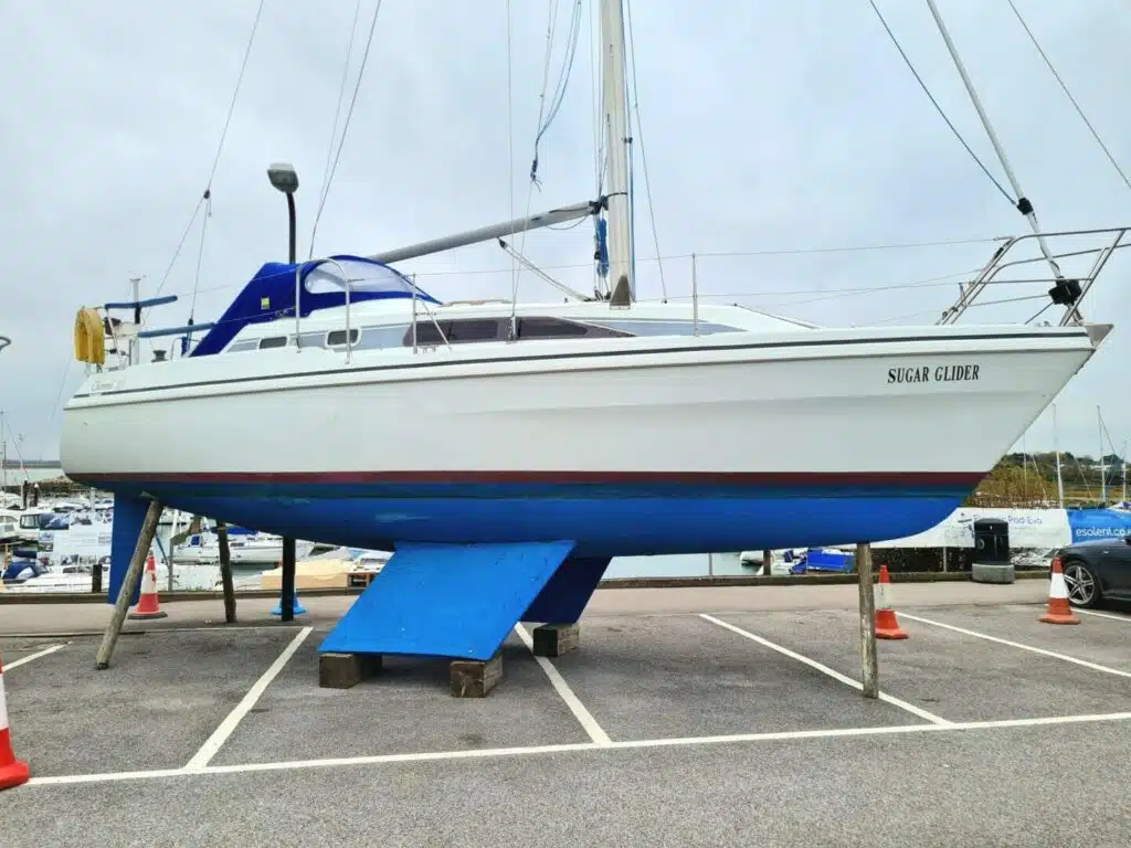 vue droite Hunter-Yacht-Channel-323